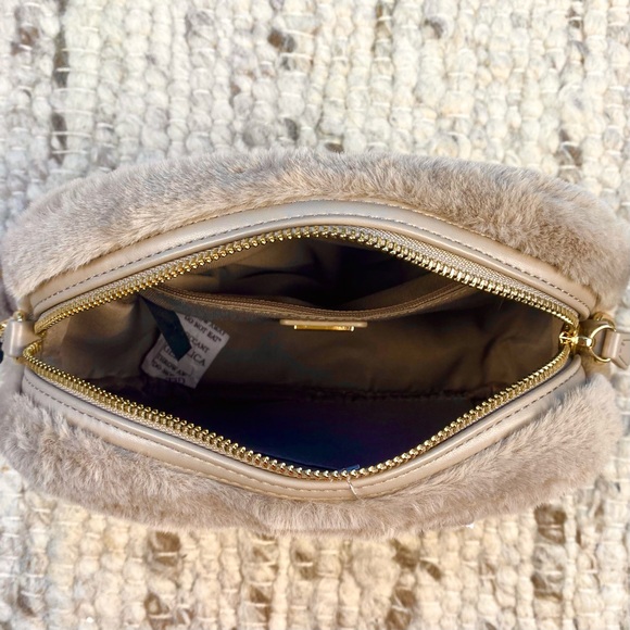 NWT GUESS Vanna Faux Fur (Clutch) – Luxe Gold-Tone Hardware Rhinestone Detail - Picture 8 of 11